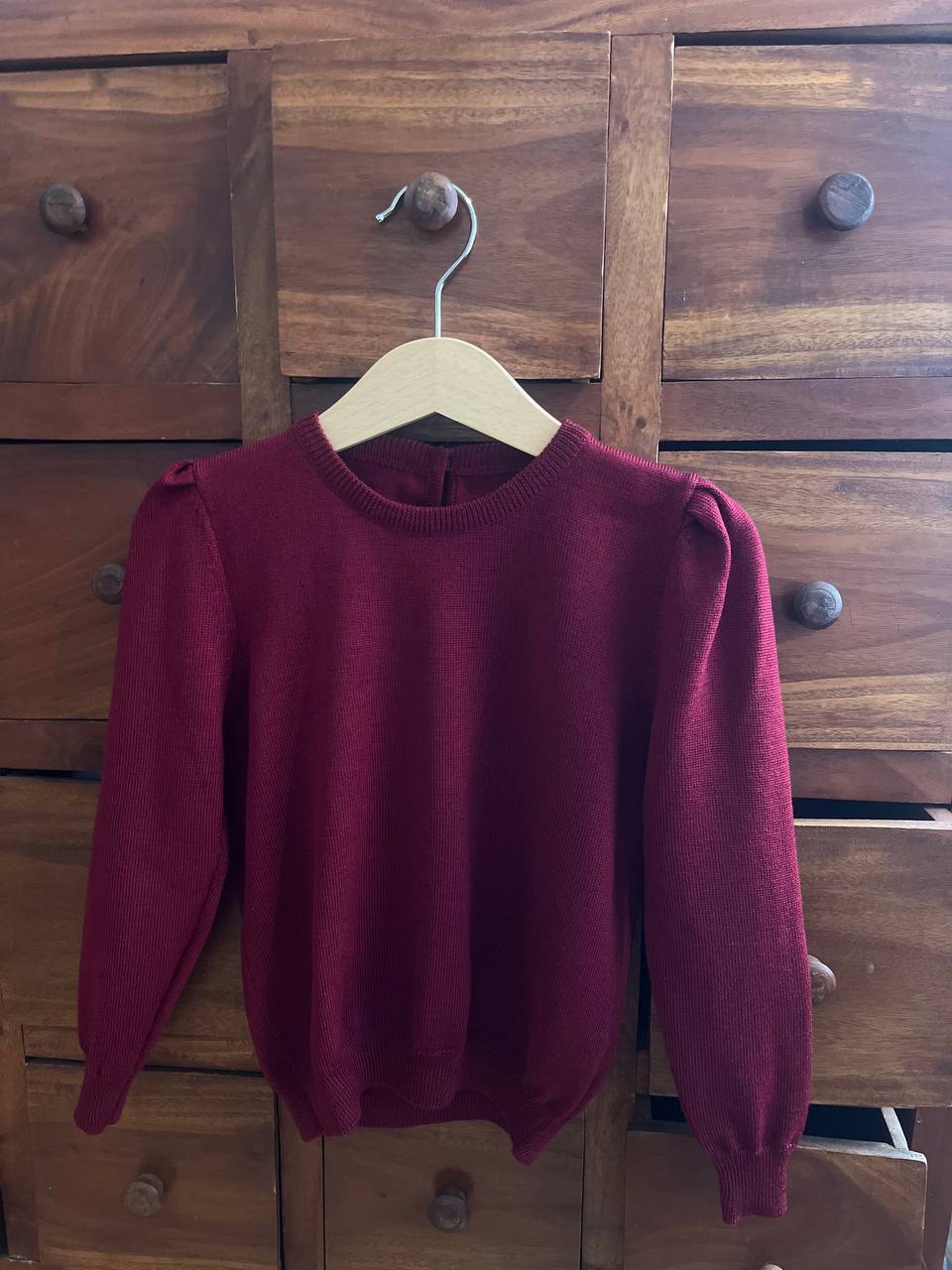 Maglione Girocollo in 100% Lana Pettinata BORDEAUX - dettaglio spalla