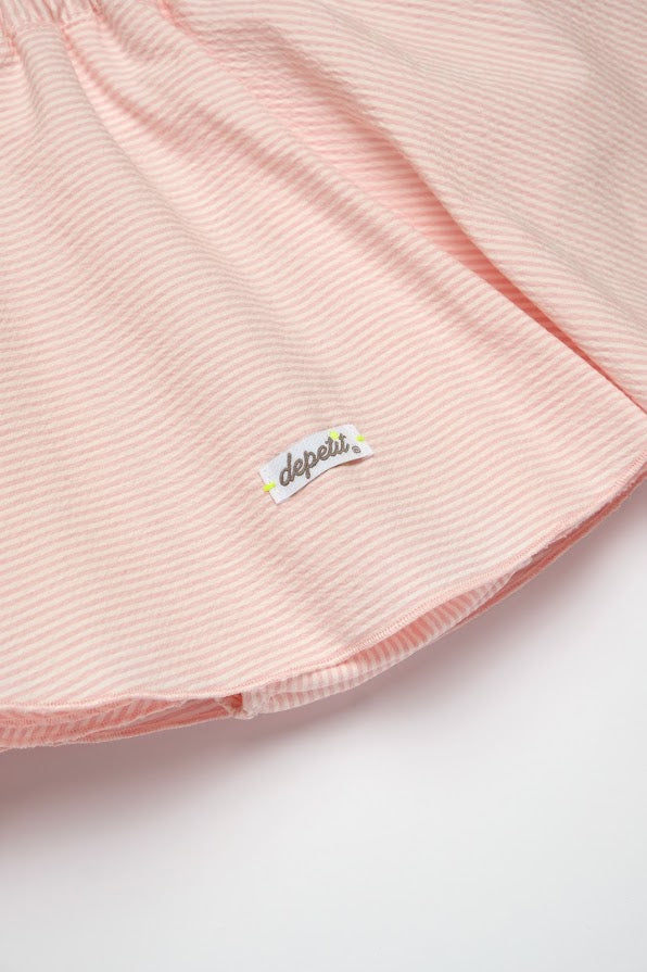 Modello MARGHERITA – Gonnellina in seersucker rigato rosa con elastico in vita