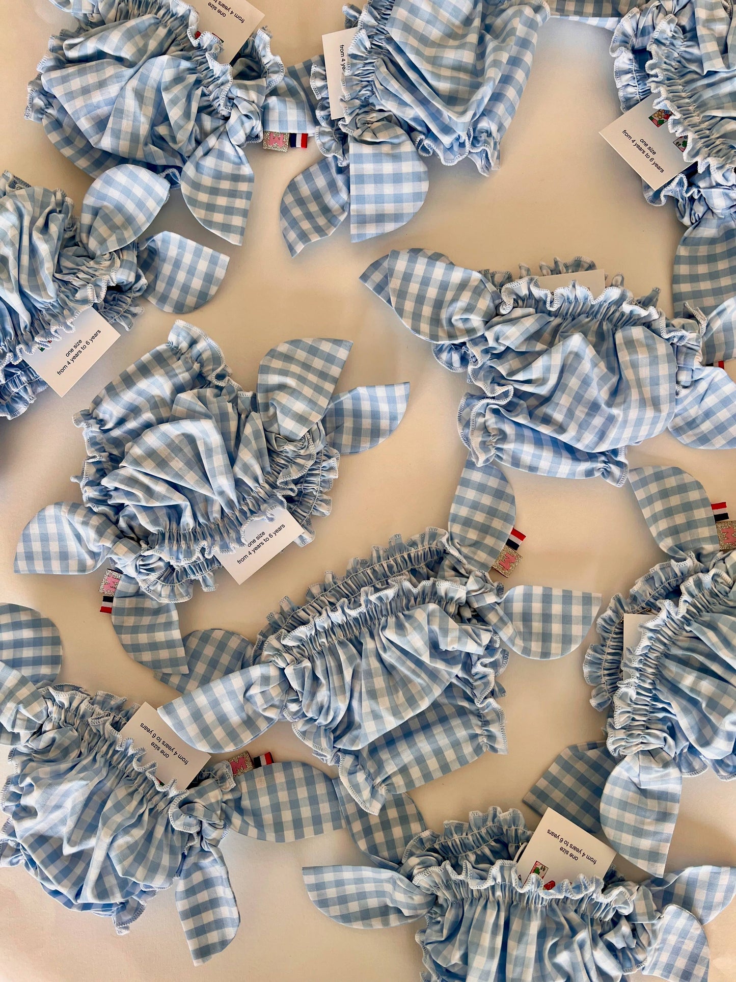 Costume da bagno a quadretti azzurri