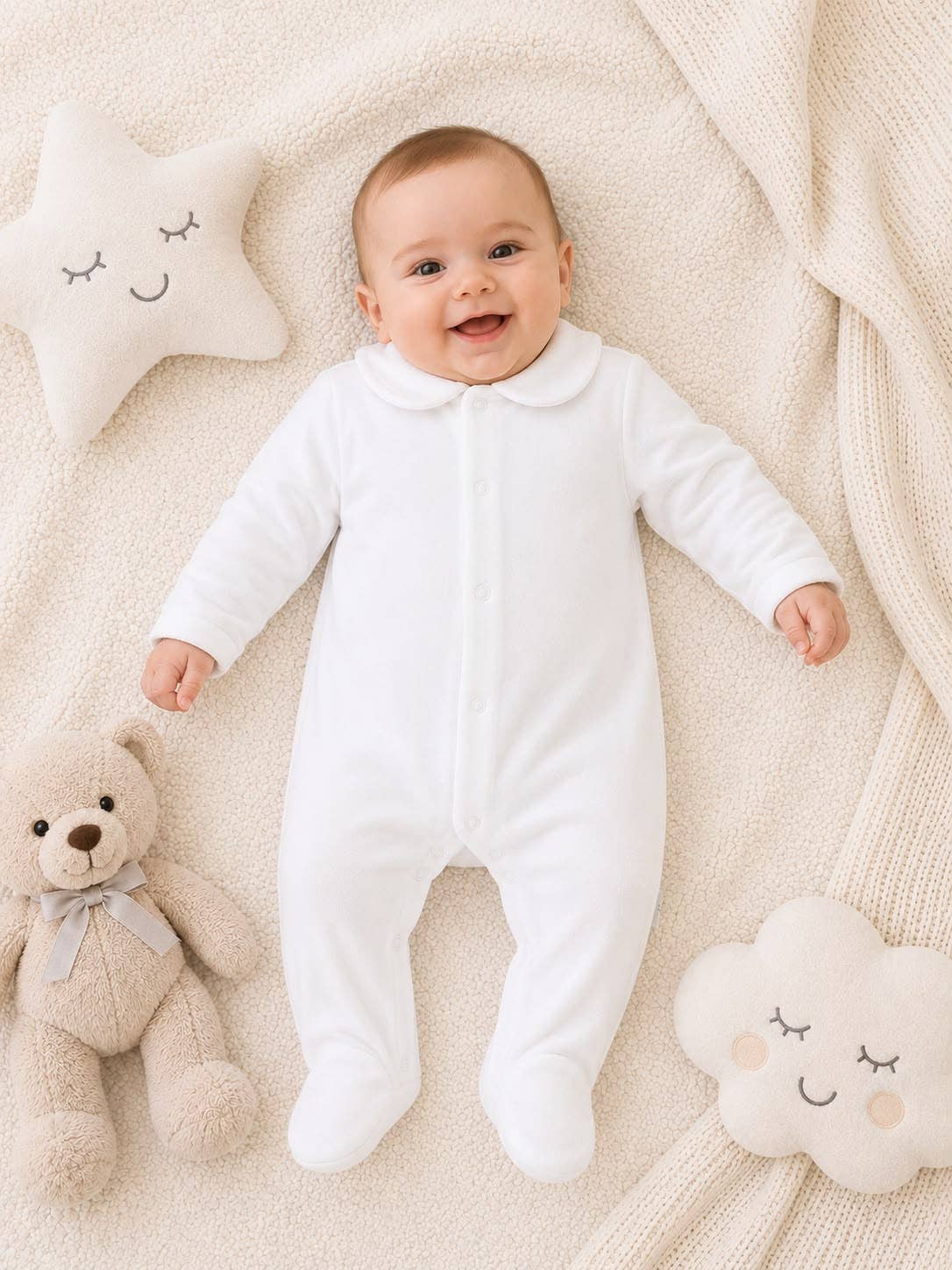 11 – Tutina laminata per bambino con colletto bianco