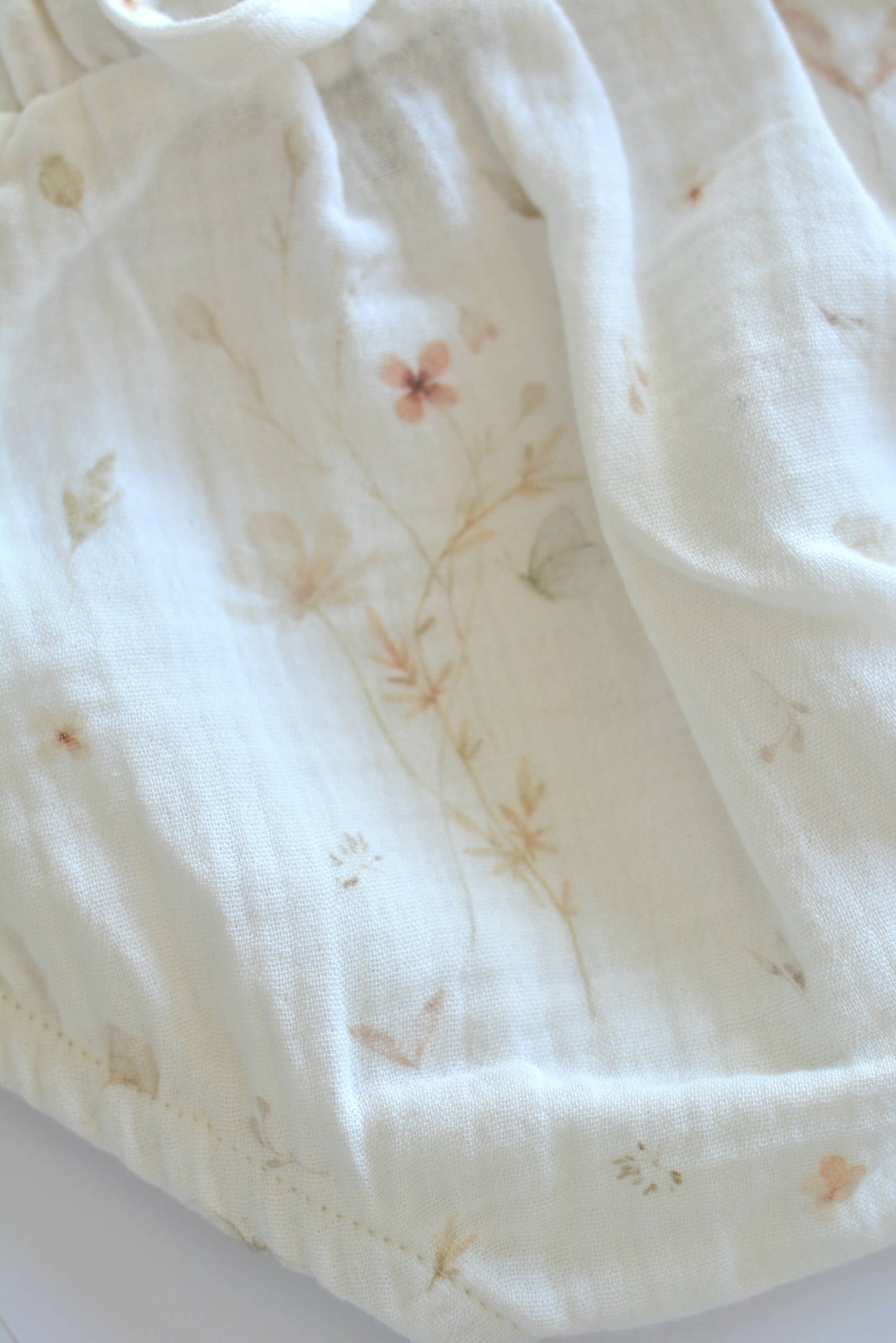 Culotte in mussola 100% cotone con motivo floreale per neonati