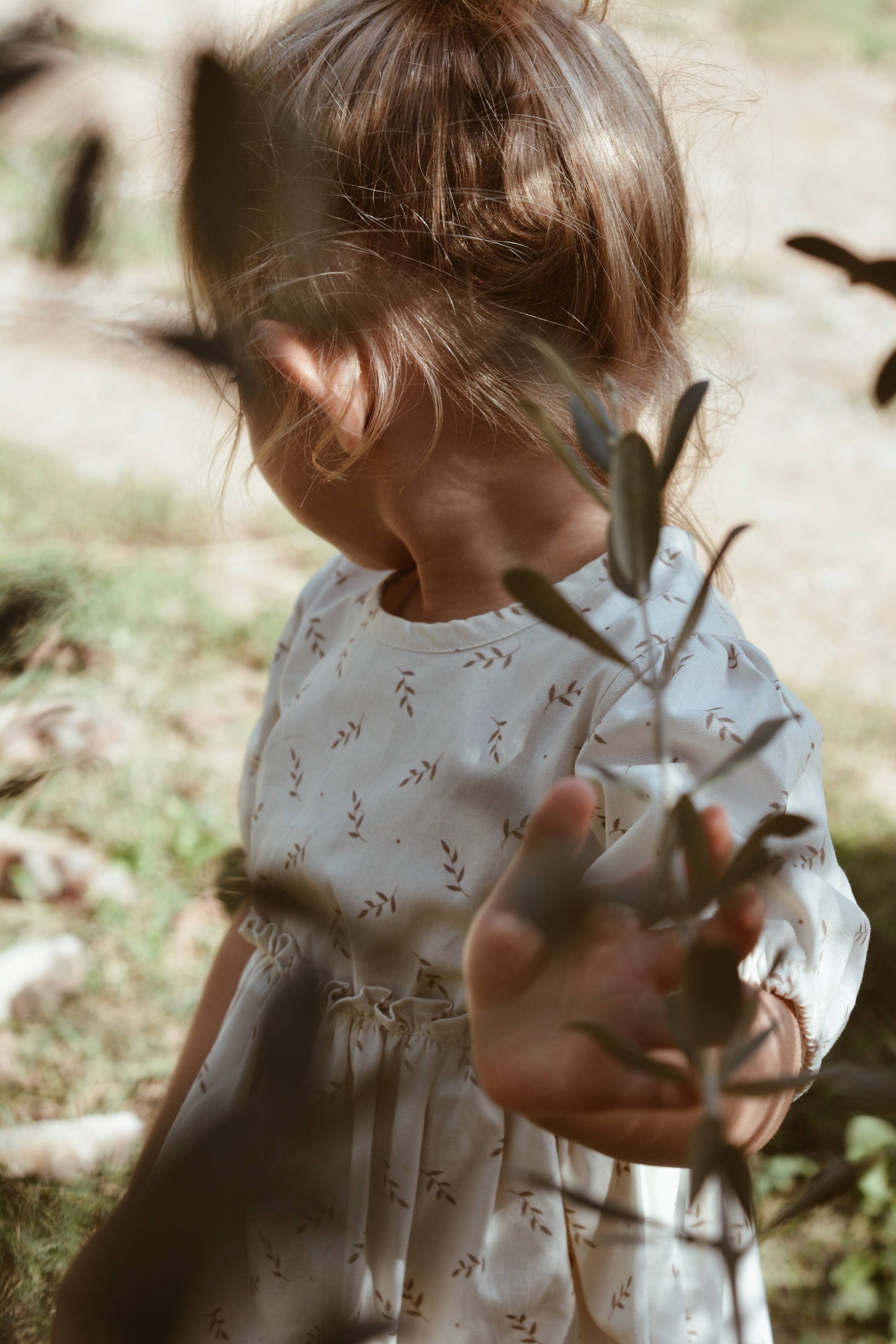 Abito estivo beige con stampa floreale per bambina 100% cotone OEKO-TEX