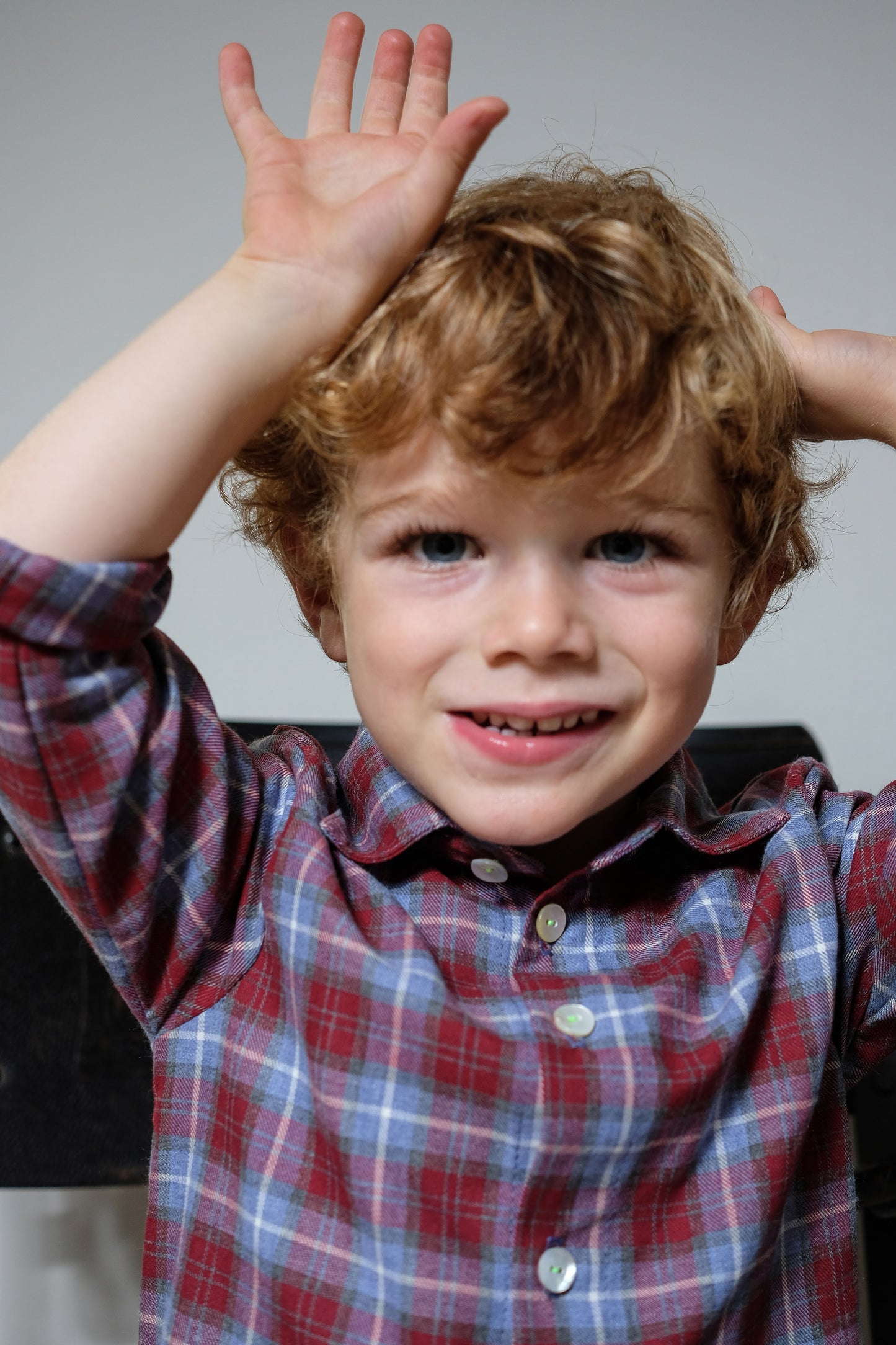 Camicia unisex Modello Olly in Cotone Felpato – Fantasia a quadri rossa e azzurro