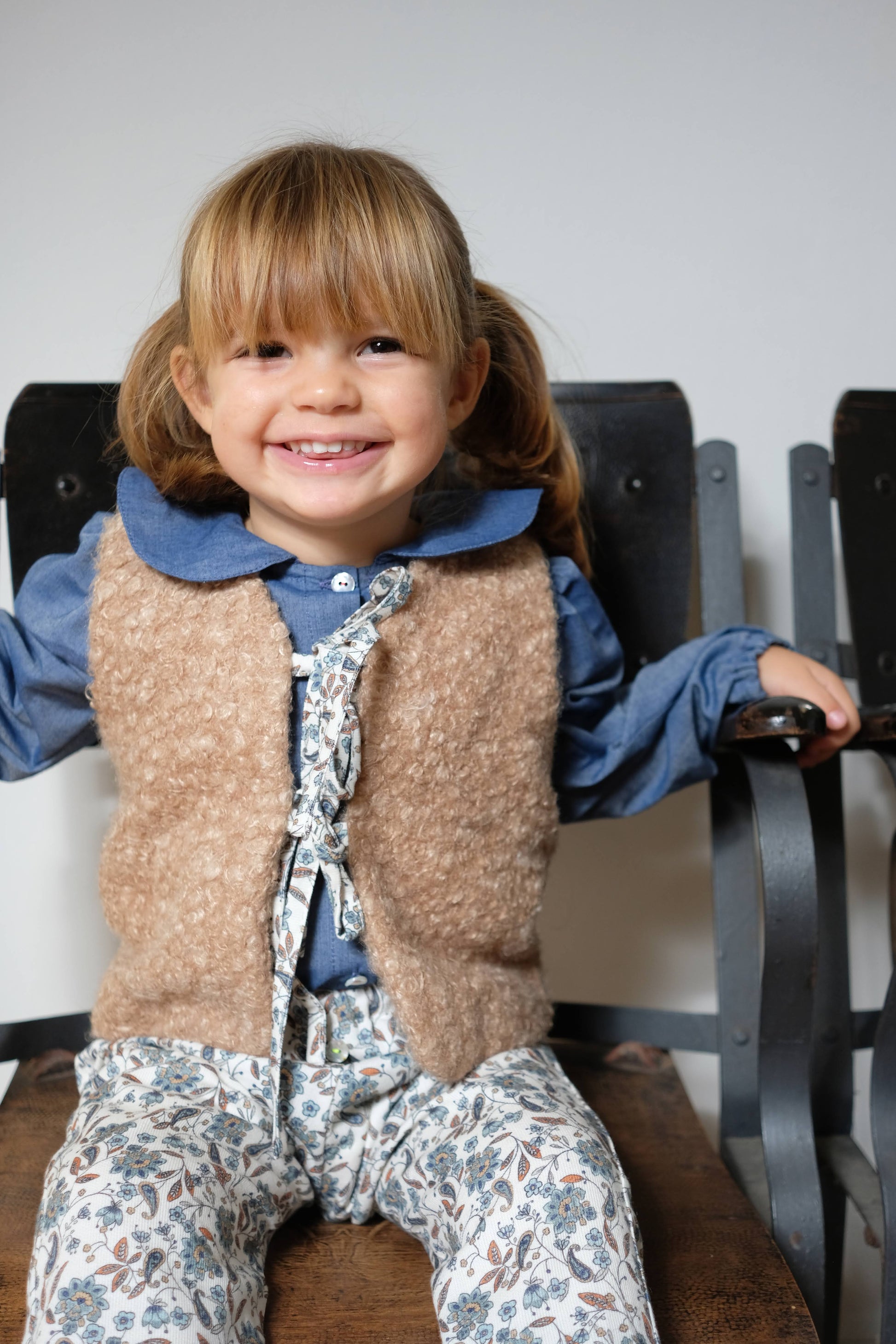 Gilet bambina in tessuto taddy