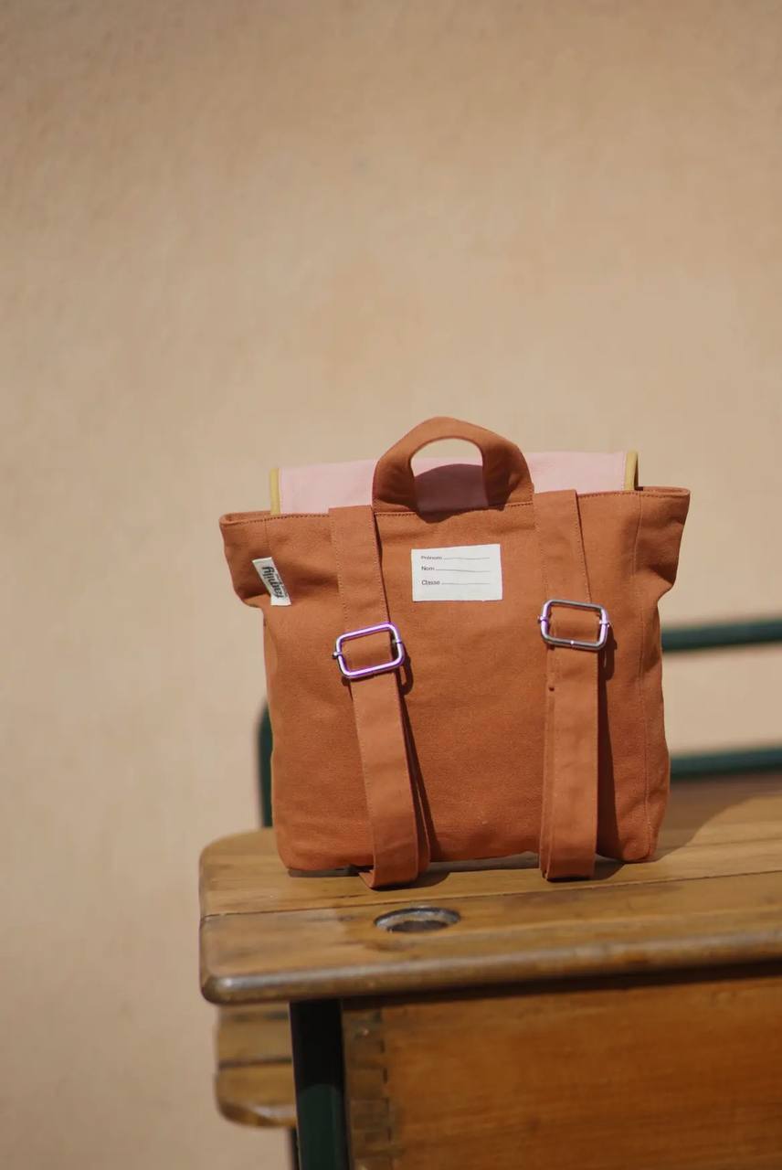 Zainetto con spallacci regolabili