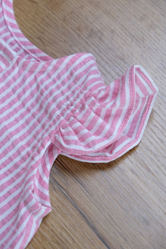 Salopette OCEAN seersucker rigato rosa antico con voulant