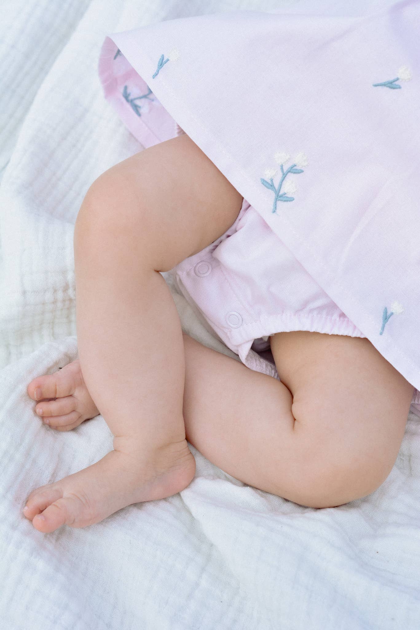 Tutina in cotone 100% con ricamo floreale Baby