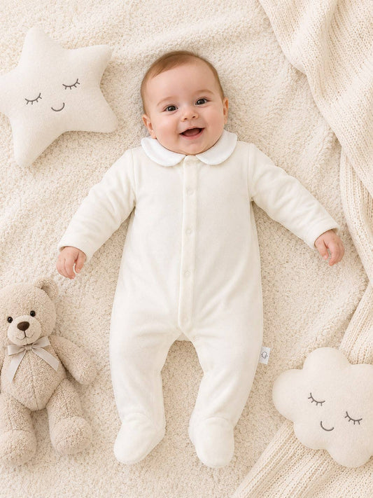11 – Tutina laminata per bambino con colletto bianco